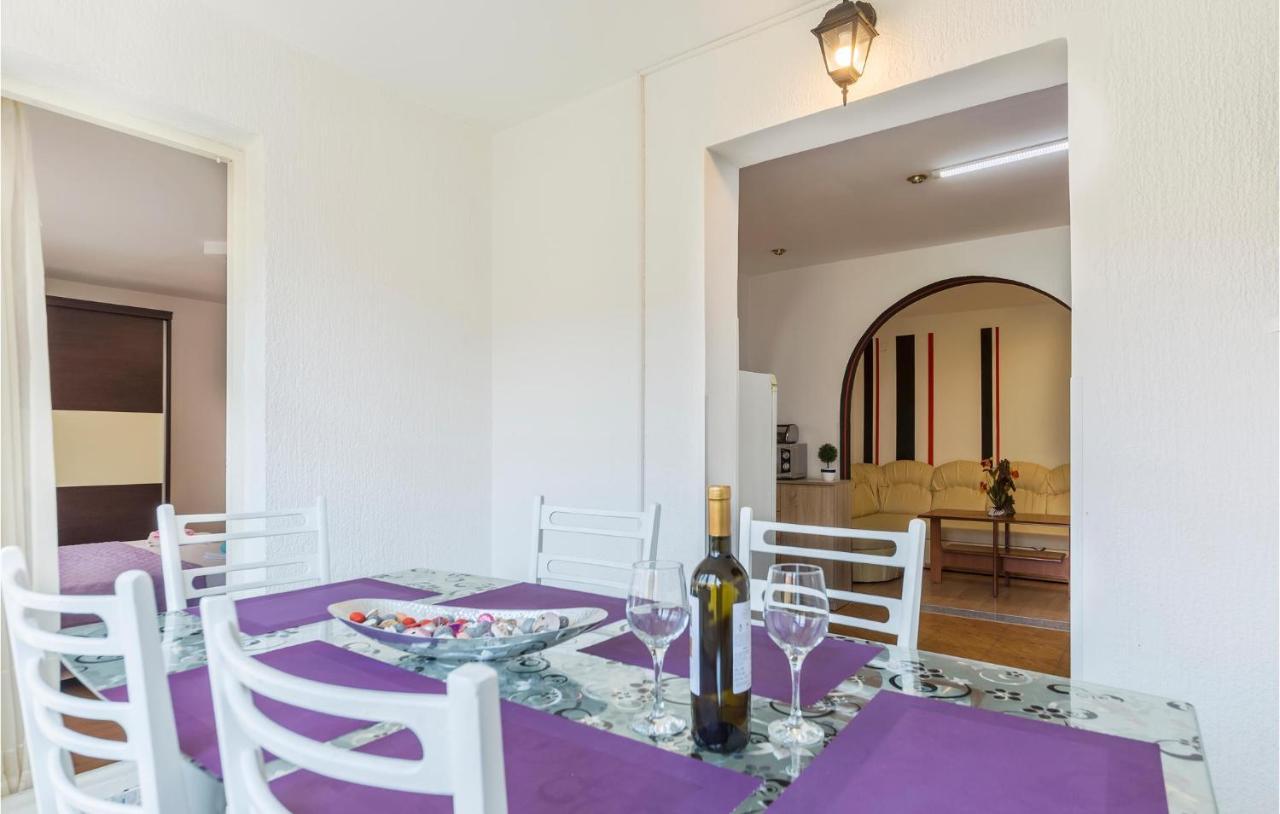 Nice Apartment In Pula With Kitchen Luaran gambar