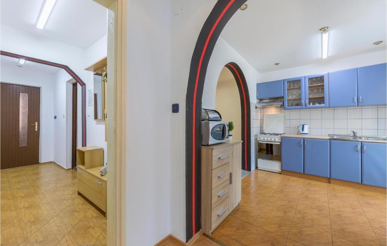 Nice Apartment In Pula With Kitchen Luaran gambar