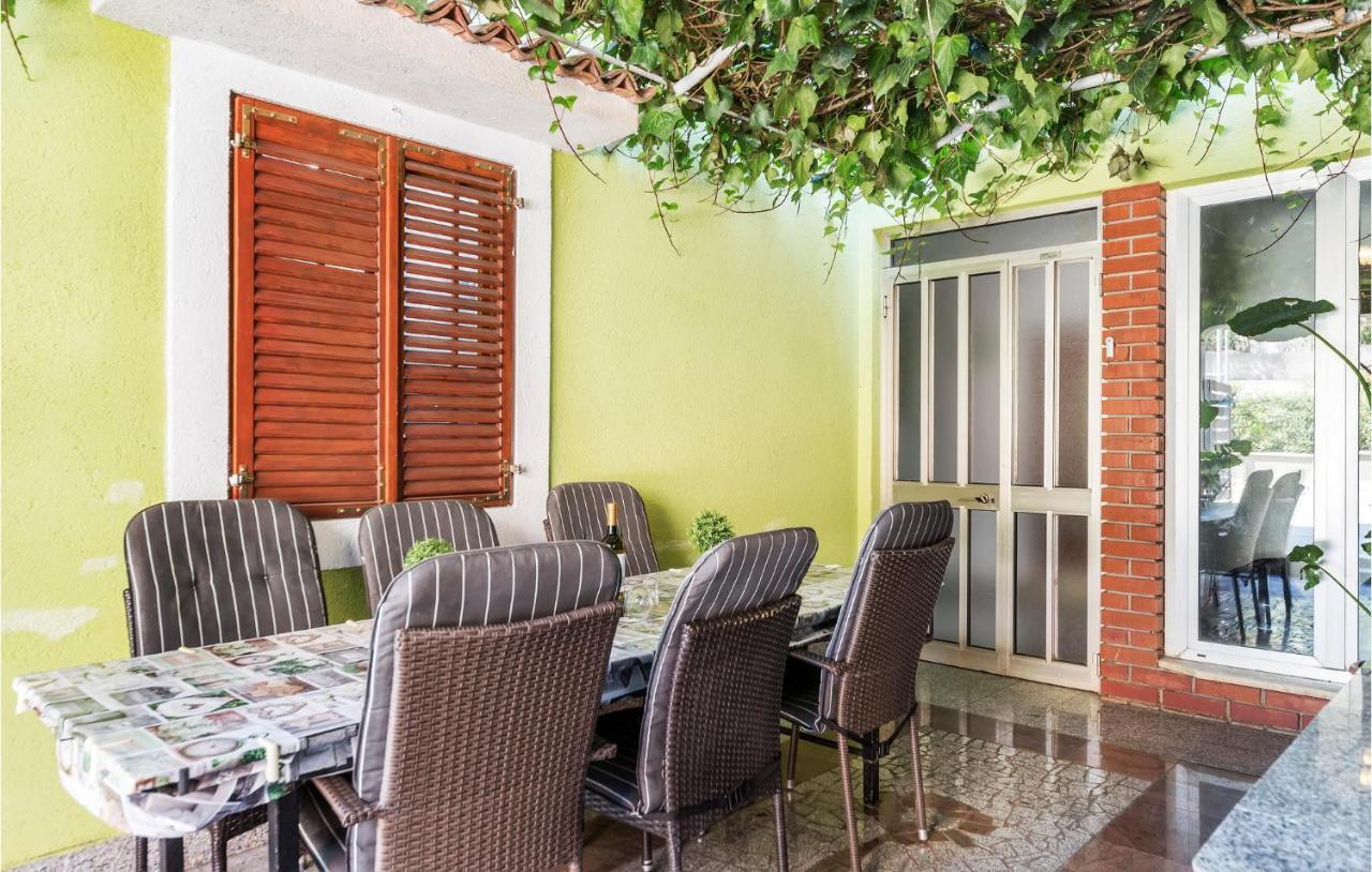 Nice Apartment In Pula With Kitchen Luaran gambar