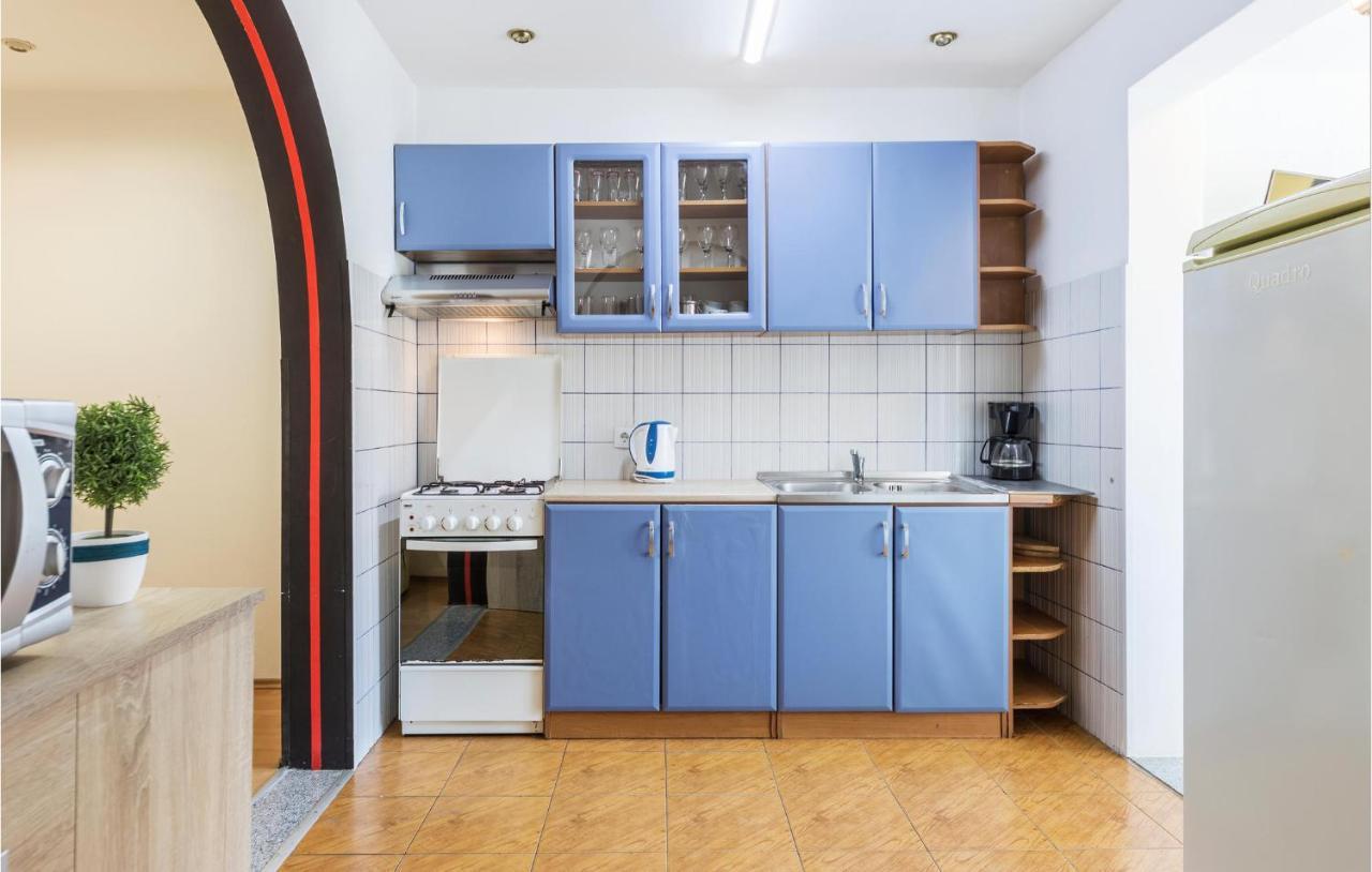 Nice Apartment In Pula With Kitchen Luaran gambar