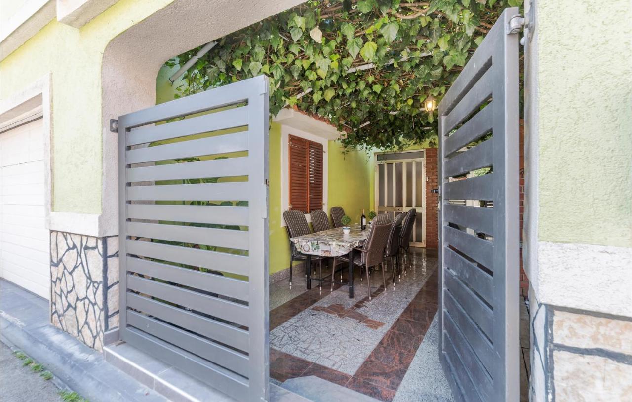 Nice Apartment In Pula With Kitchen Luaran gambar