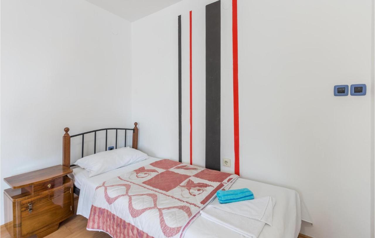 Nice Apartment In Pula With Kitchen Luaran gambar