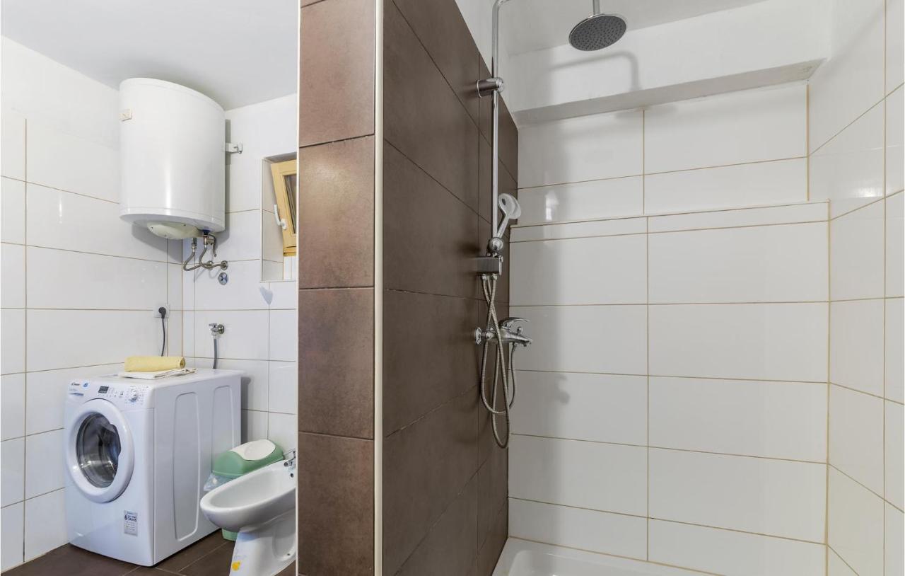 Nice Apartment In Pula With Kitchen Luaran gambar