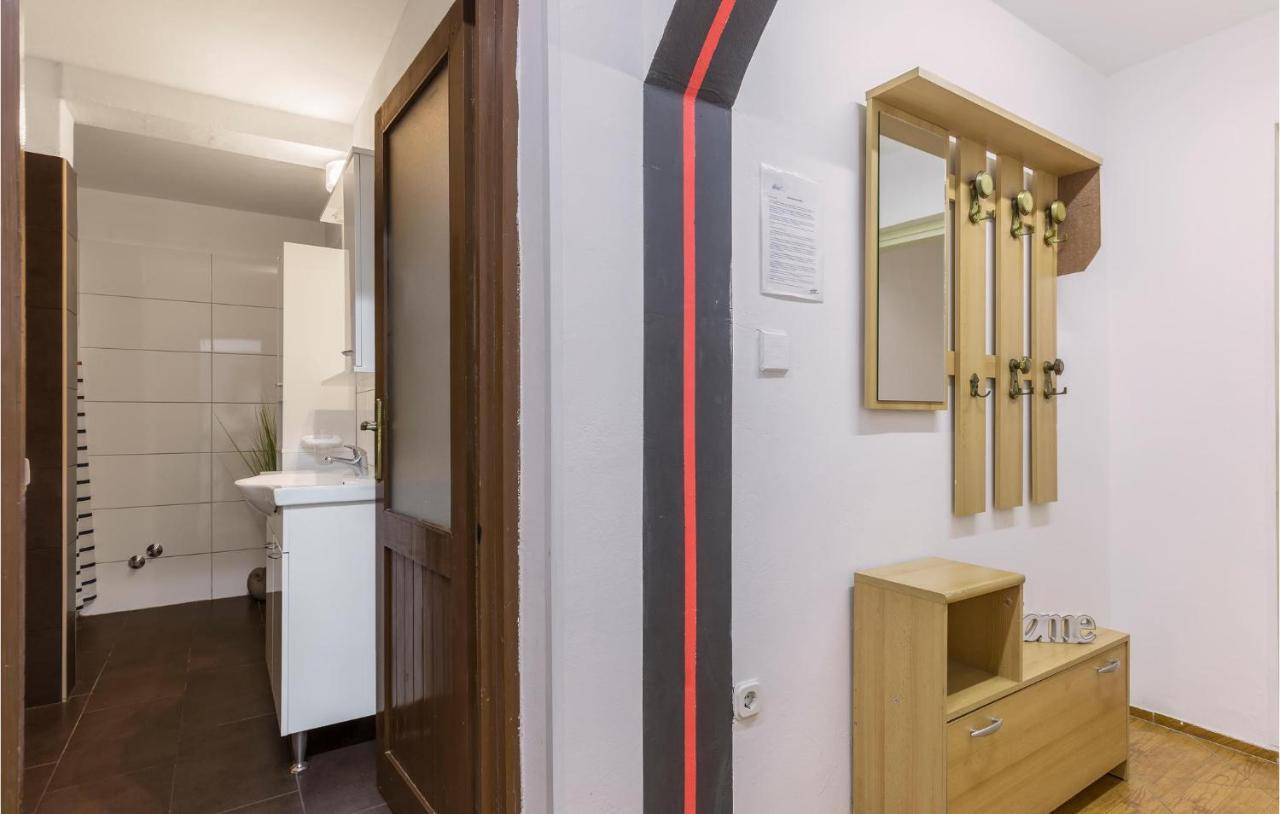 Nice Apartment In Pula With Kitchen Luaran gambar